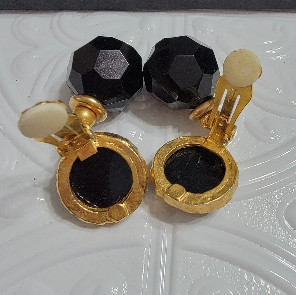Vintage Black Glass Bead Necklace & Black Clip On Earrings Set